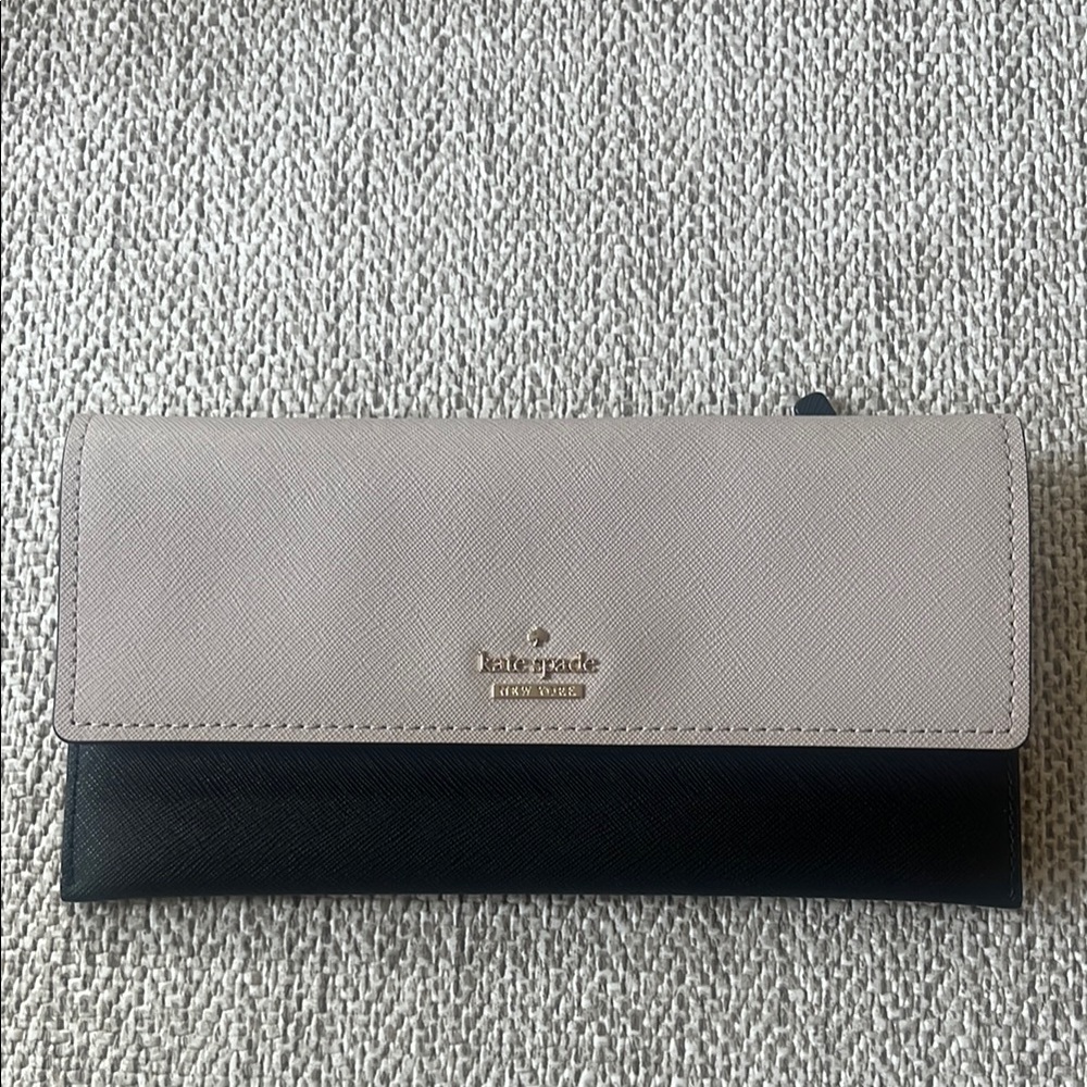 NWOT Kate Spade Taupe and Black Clutch Wallet
